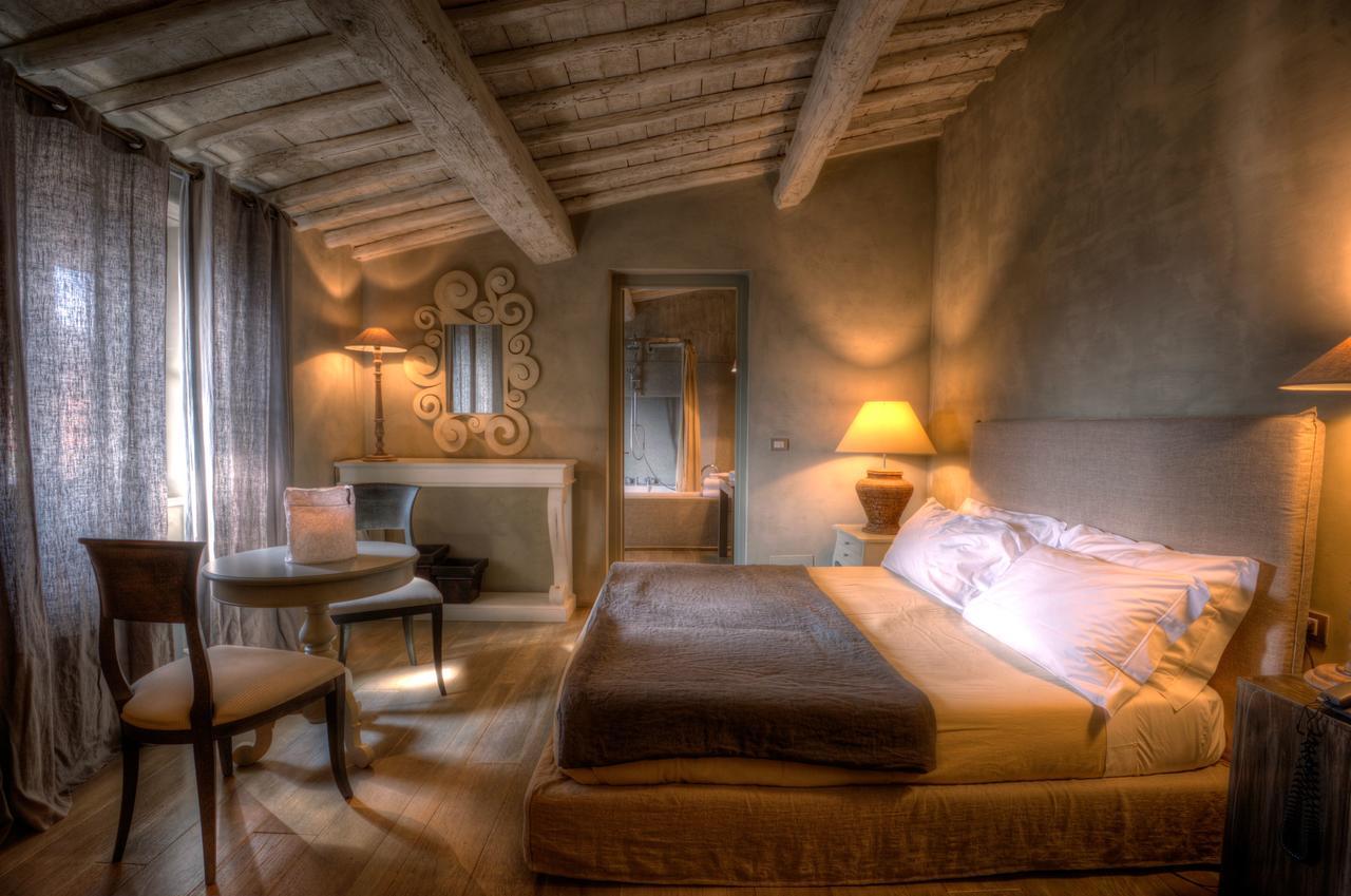 Villa Sassolini Country Boutique Hotel モンテヴァルキ エクステリア 写真
