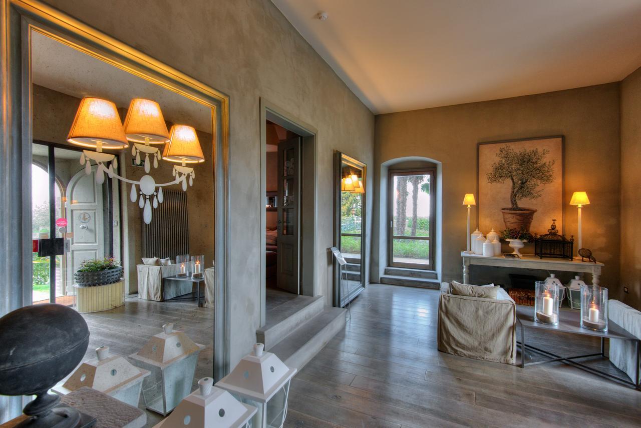 Villa Sassolini Country Boutique Hotel モンテヴァルキ エクステリア 写真